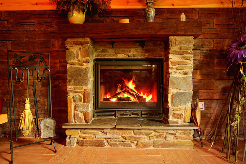 interior de la cabaña de camping riomalo